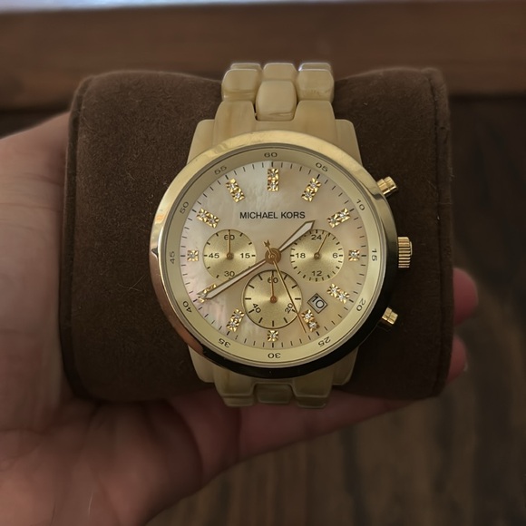 Michael Kors Watch - Picture 2 of 8